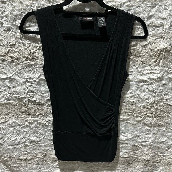 New York & Company Sleeveless Top - Picture 1 of 3